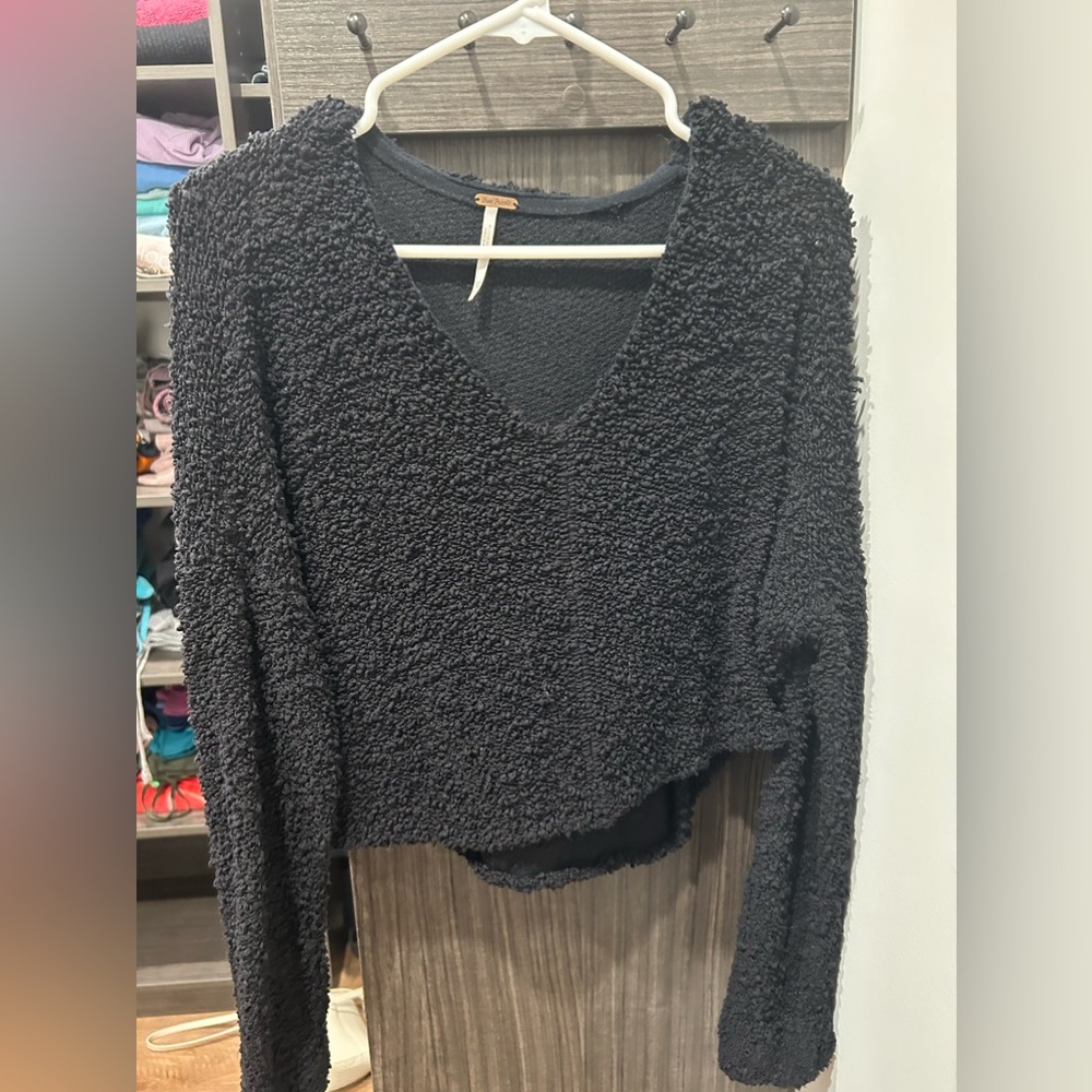 Free People Cropped Sweater 🖤